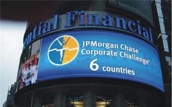 Màn hình LED video 2R1G1B P16 HD Đầy đủ màu sắc Màn hình LED nhẹ cho quảng cáo