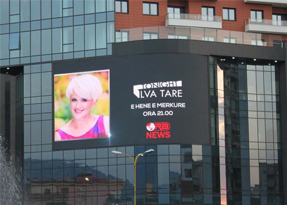 Màn hình LED cong ngoài trời 10 mm Pixel Pitch Tiết kiệm năng lượng chống nước Thiết kế PCB