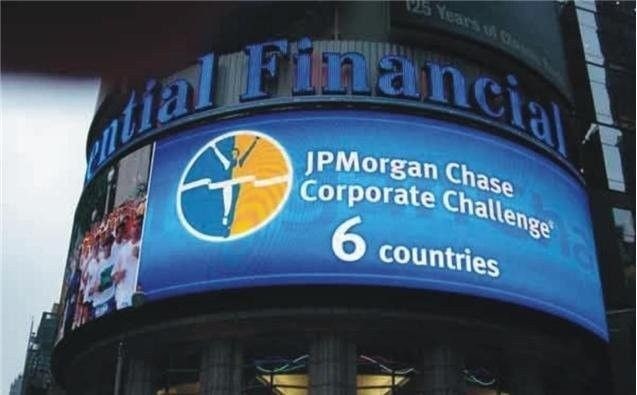 Màn hình LED video 2R1G1B P16 HD Đầy đủ màu sắc Màn hình LED nhẹ cho quảng cáo