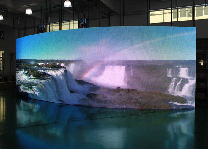 Màn hình LED cong P5 độ phân giải cao Đầy đủ màu sắc SMD 3 In 1 cho Stange / Concert