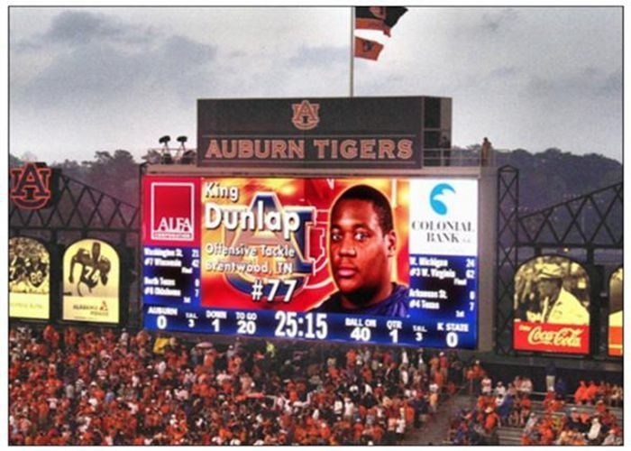 5000nits P10mm Cửa hàng màn hình LED đủ màu ngoài trời Di chuyển